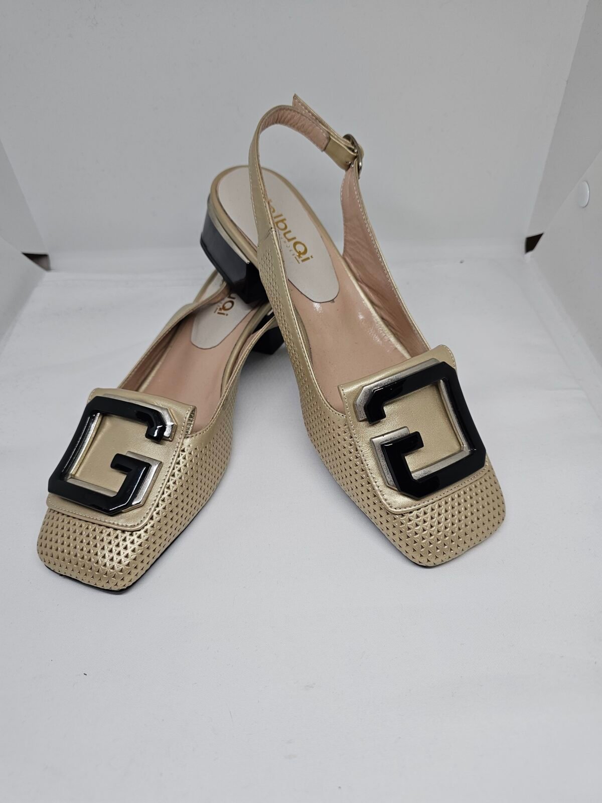 Low-Heeled Flats Model 0060